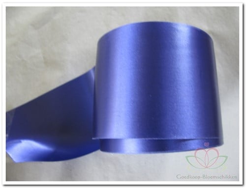 Bedrukt lint Paars met Gouden opdruk 70 mm 80 cm