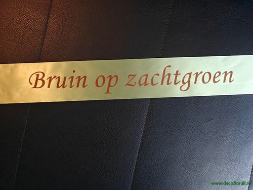 Bedrukt lint Zachtgroen met Bruine opdruk 70 mm 80 cm