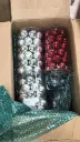 Restantenbox Bomvol Kerstballen 4 cm 36 st/box Bekijk video voor inhoud