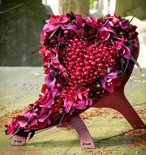 Oasis Mini SWING hart Met staander 50*48*5 cm. Oasis Mini SWING oase voor verse bloemen