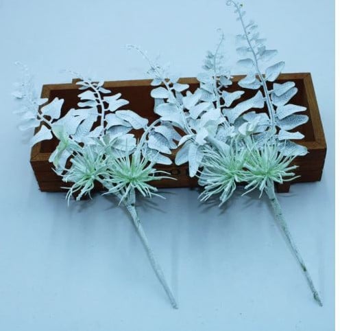 Corsage pick white per stuk Witte corsage