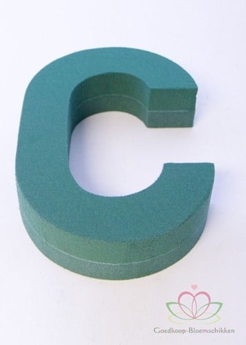 Letter C van Steekschuim oase voor verse bloemen 30 x 20 cm
