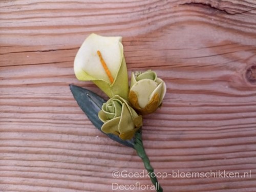 Corsage Calla Groen , Groen CC 898 Maatwerk corsage