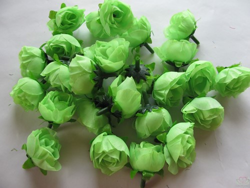 Roosjes 3 cm. zijde FrisGroen corsage of zeep +/- 20 stuks Roos zijdebloem