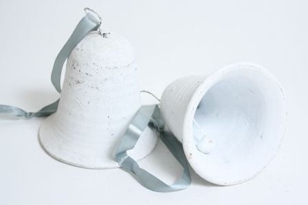 Kerstklok Kerstbel Christmasbell cement 18H18. 5cm. op=op