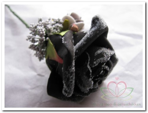 Corsage Roos Zwart CEM4 Maatwerk corsage