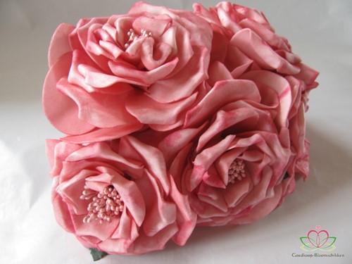 Wild Rose 10 cm. Roze / bundel op=op Wild Rose