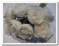 Camelia roos foam 4 cm. Wit / bundel 9 stuks Camelia roos Fo