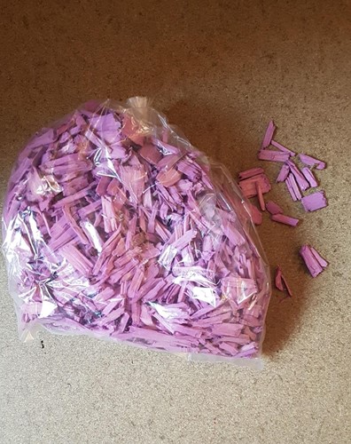 Actie Houtsnippers pink +/- 200 gr Gekleurde houtsnippertjes