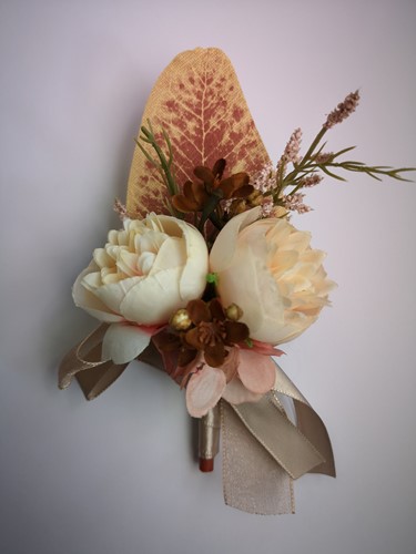 Luxe Corsage, Vintage corsage Coffee Schitterende kwaliteit Boutonnière met speld past bij 024757