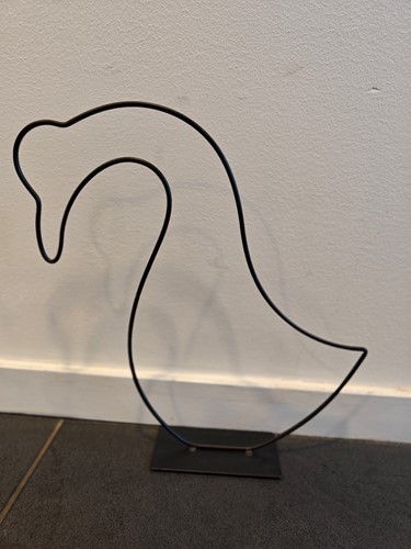 Metalen frame Gans op voet +/- 39*39cm zwart standaard eenmalig artikel
