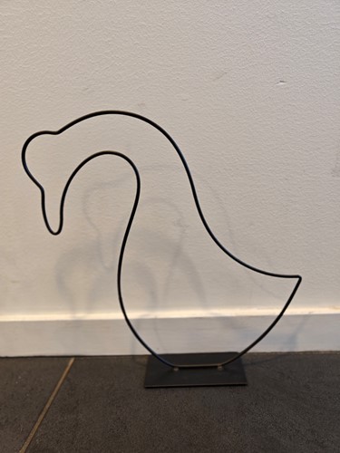 Metalen frame Gans op voet +/- 23*23cm zwart standaard eenmalig artikel
