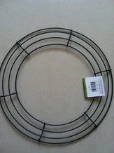Metalen frame voor kransen rond 12'' = +/- 30 cm.' Metalen frame voor krans