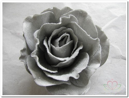 Foam Rozen Sophie - 15 cm - Snow Grey - Doos van 12 - Voordeelpak voordeelpak