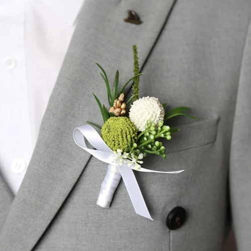  Luxe Corsage, corsage Craspedia bolletjes Groen Wit met groen en blad Schitterende kwaliteit Boutonnière op pinclip met speld
