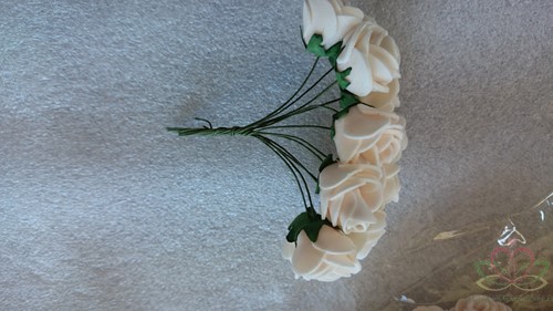 Mini foam roos 2,5 cm Ivory ZALM ca. 12st bundel voor corsage en bloemschikken