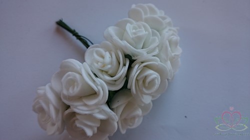 Mini foam roos 2,5 cm Wit ca. 144st zak voor corsage en bloemschikken