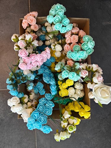 Mysterybox Minifoamroosjes bloemschik en decoratiematerialen 