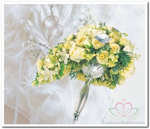 Oasis® Elegant bouquet holder Goud van E 14.99 voor  7,99 op is op bridy bruidsboekethouder