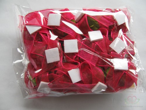 Mini foam roos 2 cm Fuchsia zelfklevend / pak voor corsages en rosebears