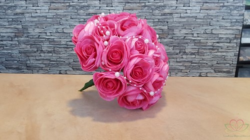 Bruidsboeket Camelia Fuchsia foam EV449 