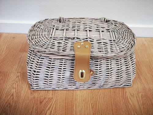 Picknickmand, plukmand,reiskoffer Grote Mand van rotan Whitewash met hengsel en sluiting