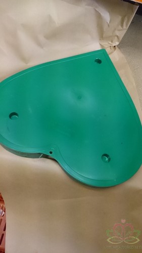 Hart 40 cm dicht met OPENINGENvoor pootjes/leggs Hart 40 cm oase voor verse bloemen