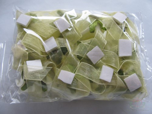 Mini foam roos 2 cm Cream zelfklevend / pak voor corsages en rosebears
