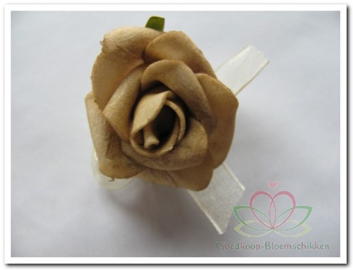Mini foam roos 2 cm Sand zelfklevend / pak voor corsages en rosebears