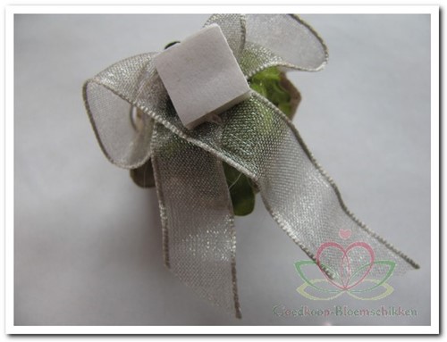 Mini foam roos 2 cm Taupe zelfklevend / pak voor corsages en rosebears