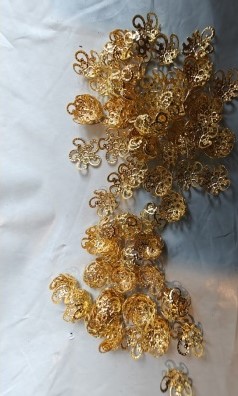Afdekkapjes voor Ophanghaakjes voor Holle bollen, ballen, eieren en ook styropor / 100st kapjes ca. 10mm