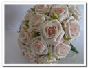 Bruidsboeket foamrozen Creamrose met parelsEV57 