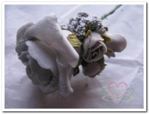 Corsage Roos Grijsgrijs CEM9 Maatwerk