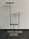 Frame Bloemstukhouder Hoge Standaard met plaat 20*10*70cm hoog. Hoogste variant zo van de smid leuk om een hoog bloemstuk te maken