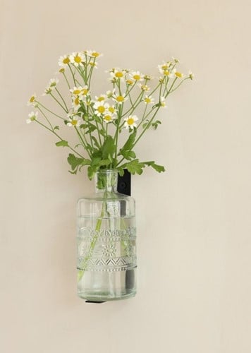 Haak met magneetjes voor fles aan wand Wall hanger w. 2 magnets for bottle
