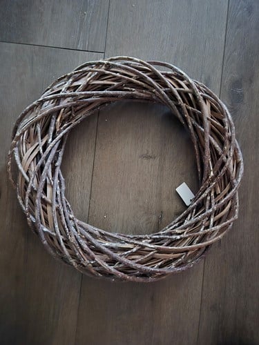 Krans Dik Grapewood White Wash 39×8 cm per stuk. 