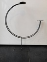 Metalen frame Zwaar Kandelaar dubbel sikkelmodel 56x40 cm plaatje 7 cm
