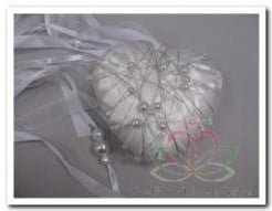 Decohart Wit met parels en linten 14 cm
