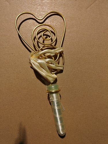 Draadvorm hart kerkbankhanger 95022 Creme Goud