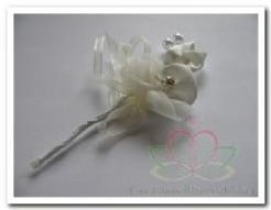 Satijnbloemen corsage met strass, diamantjes en parels Champagne 2 stuks
