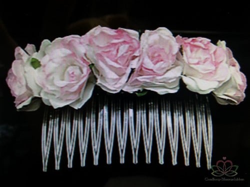 Haarcorsage Mulberry Wit Pastelroze op kammetje