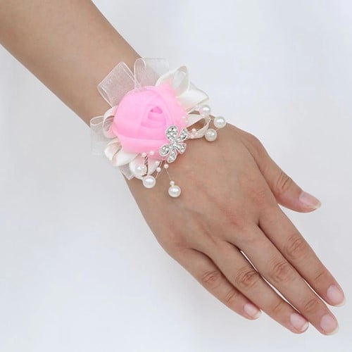 Luxe Polscorsage Roze Satijnroos met broche en parels kant en klaar