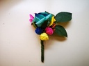 Regenboogcorsage Luxe Corsage Zijden Rainbow met blad en minifoam en fieldberrie