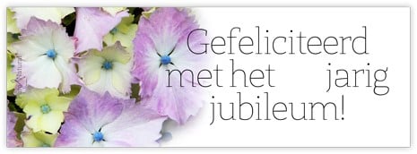 Bloemenkaartje Gefeliciteerd met het jarig jubileum! kaartje voor bloemstukken en boeketten
