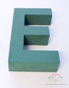 Letter E 30 x 20 cm steekschuimvorm oase voor verse bloemen