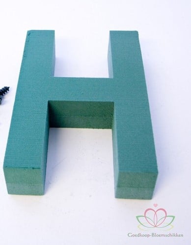 Letter H 30 x 20 cm steekschuimvorm oase voor verse bloemen