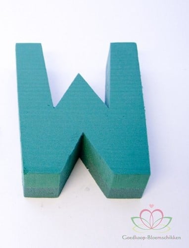 Letter W 30 x 20 cm steekschuimvorm oase voor verse bloemen
