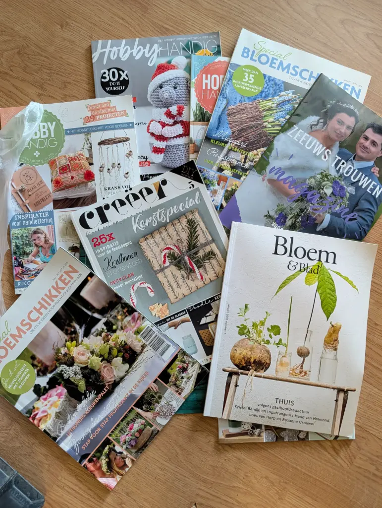 Tijdschriften Bloemschikken en Zeeuws Trouwen restpartij set 9 stuks tijdschrift bloemschikken