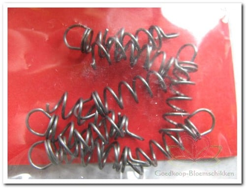 Haakjes voor Styropor pakje 10 stuks 