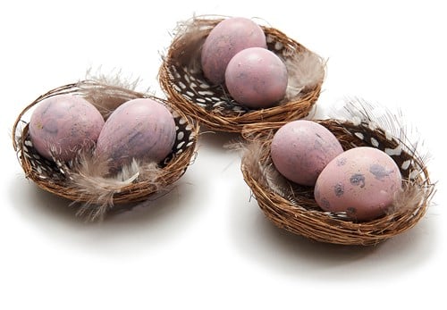 Vogelnestjes met 2 kwarteleitjes en veertjes Nude Pink 7 cm doos 6 stuks